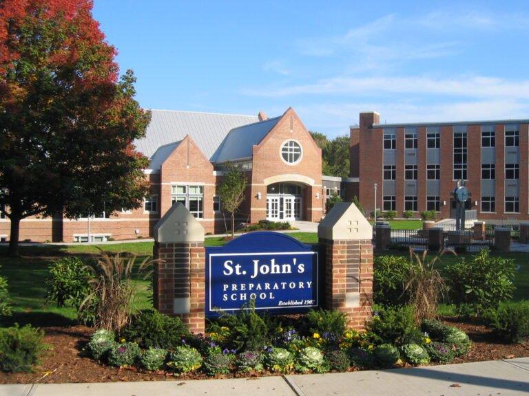 St. Johns Preparatory School 768x576