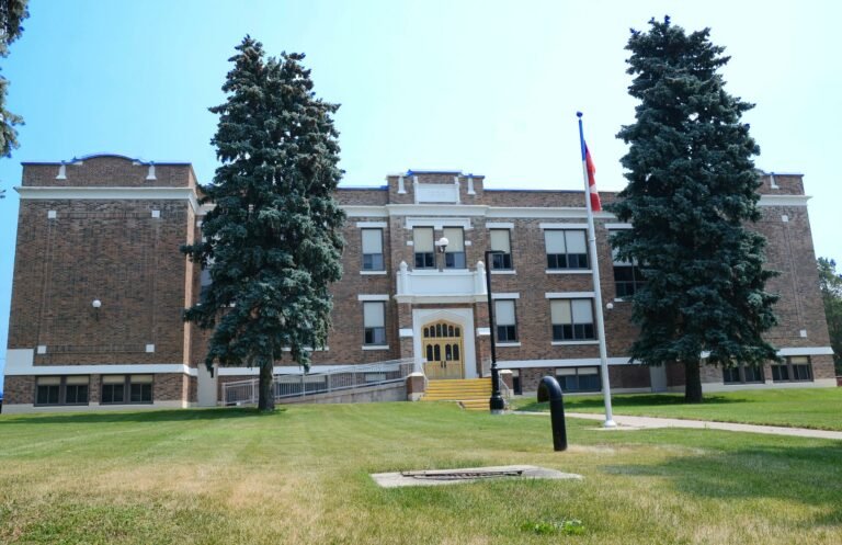 Lethbridge School Division 768x497