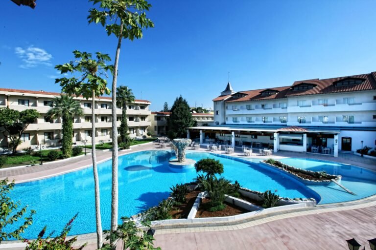 Neapolis University Pafos 2 768x512